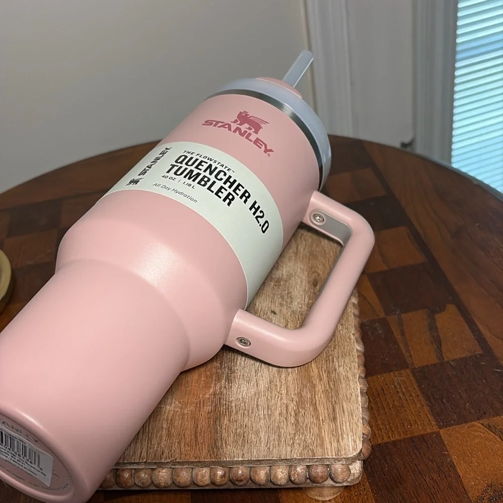 40 oz Dusty Rose Stanley Quencher H20 tumbler - Picture 4 of 5